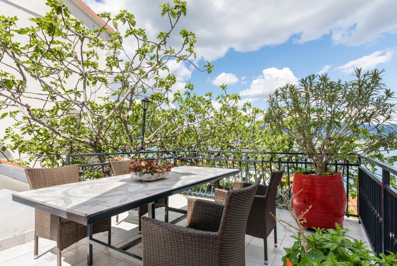 Apartments Rogulj Trogir Eksteriør bilde