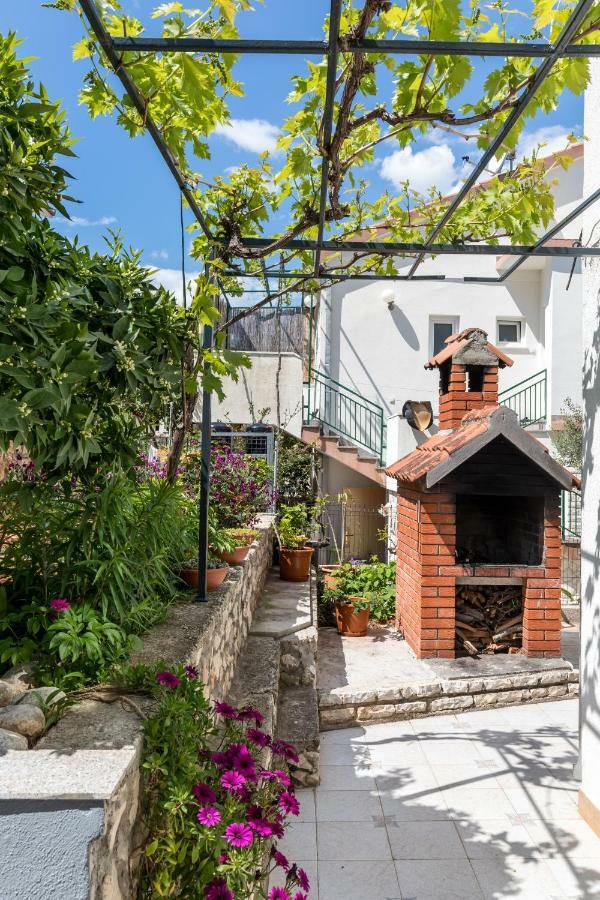 Apartments Rogulj Trogir Eksteriør bilde